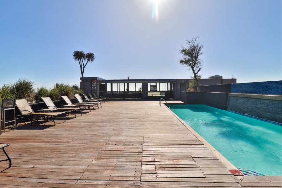 To Let 2 Bedroom Property for Rent in Green Point Western Cape
